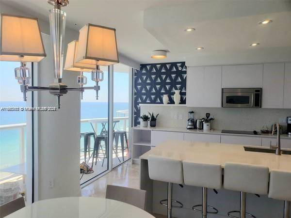 Miami Beach, FL 33141,6365 Collins Ave #1402