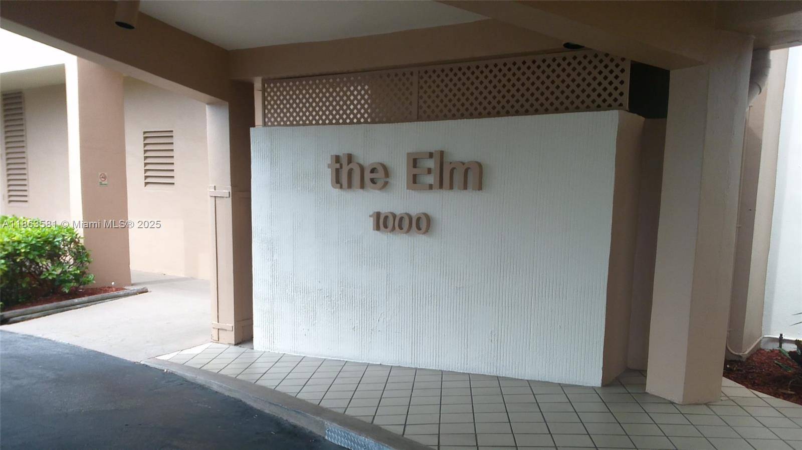 Pembroke Pines, FL 33026,1000 St Charles Pl #615