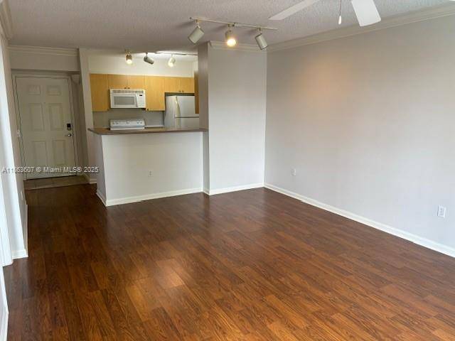 Hollywood, FL 33020,1900 Van Buren St #311B