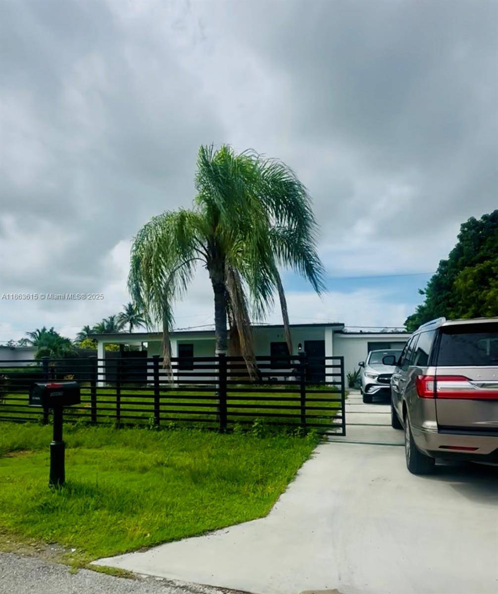 Homestead, FL 33033,14970 Leisure Dr