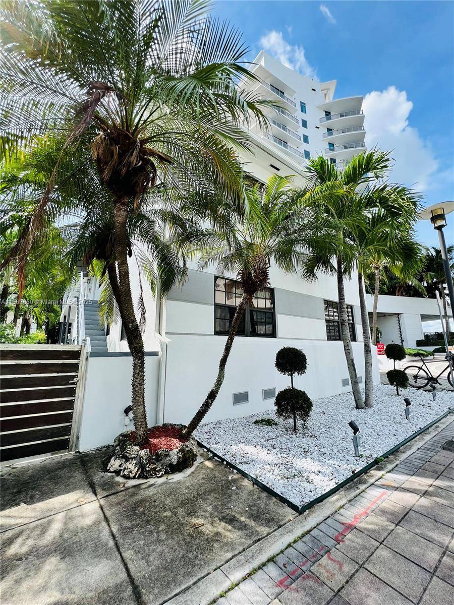 Miami Beach, FL 33139,1470 Lincoln Ter #2