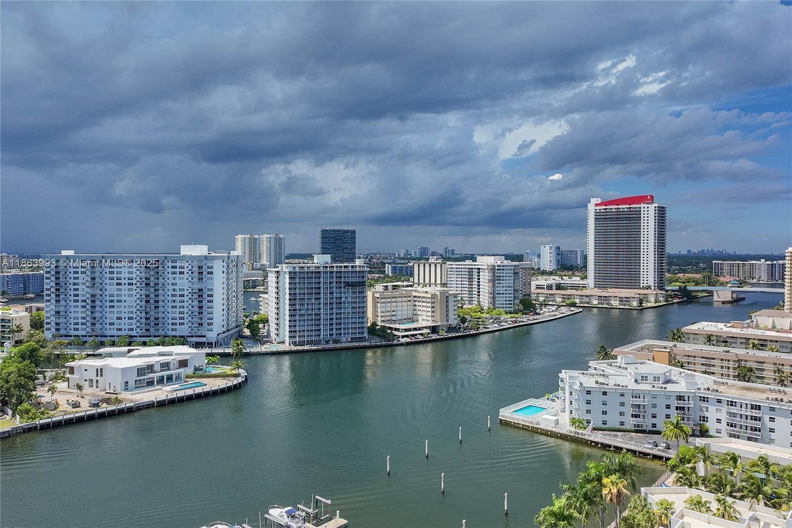 Hallandale Beach, FL 33009,1965 S Ocean Dr #17A