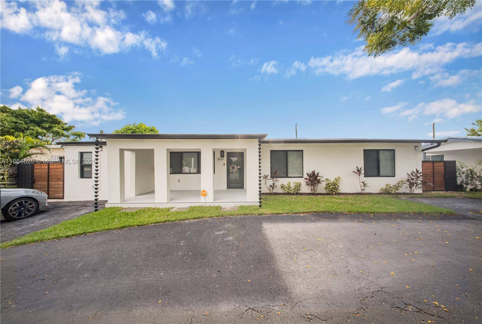 FL 33165,3021 SW 97th Ave