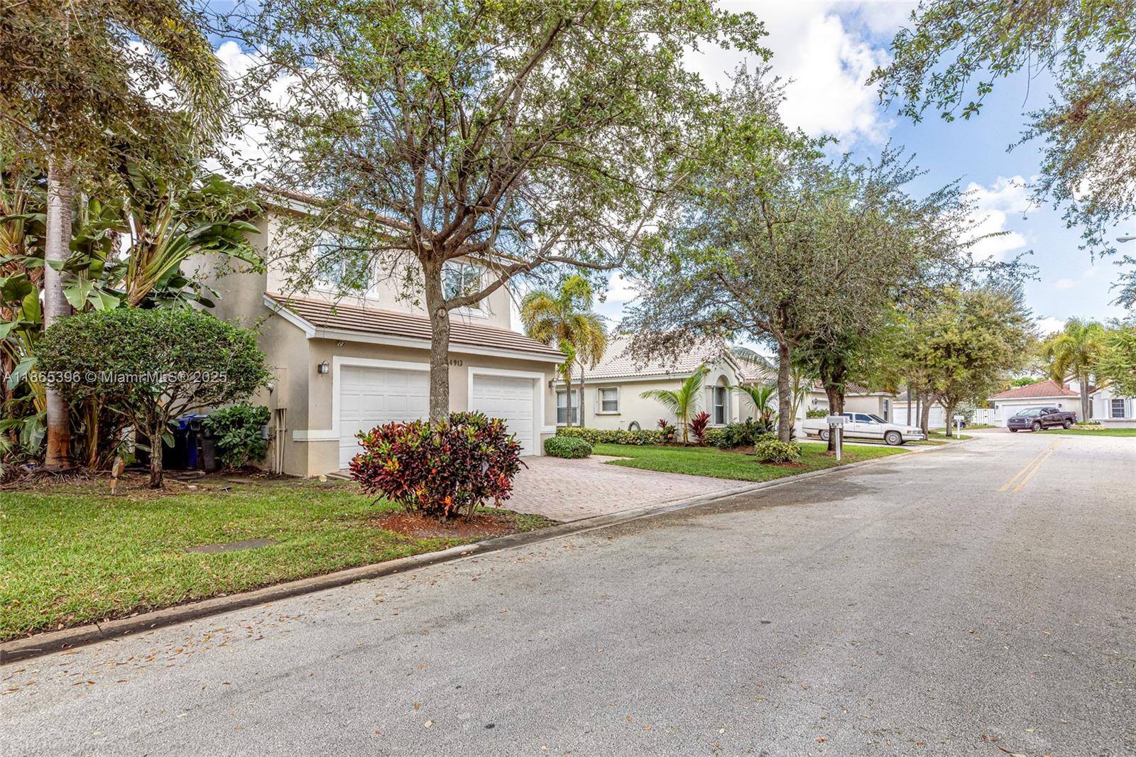 Hollywood, FL 33312,4913 SW 32nd Way