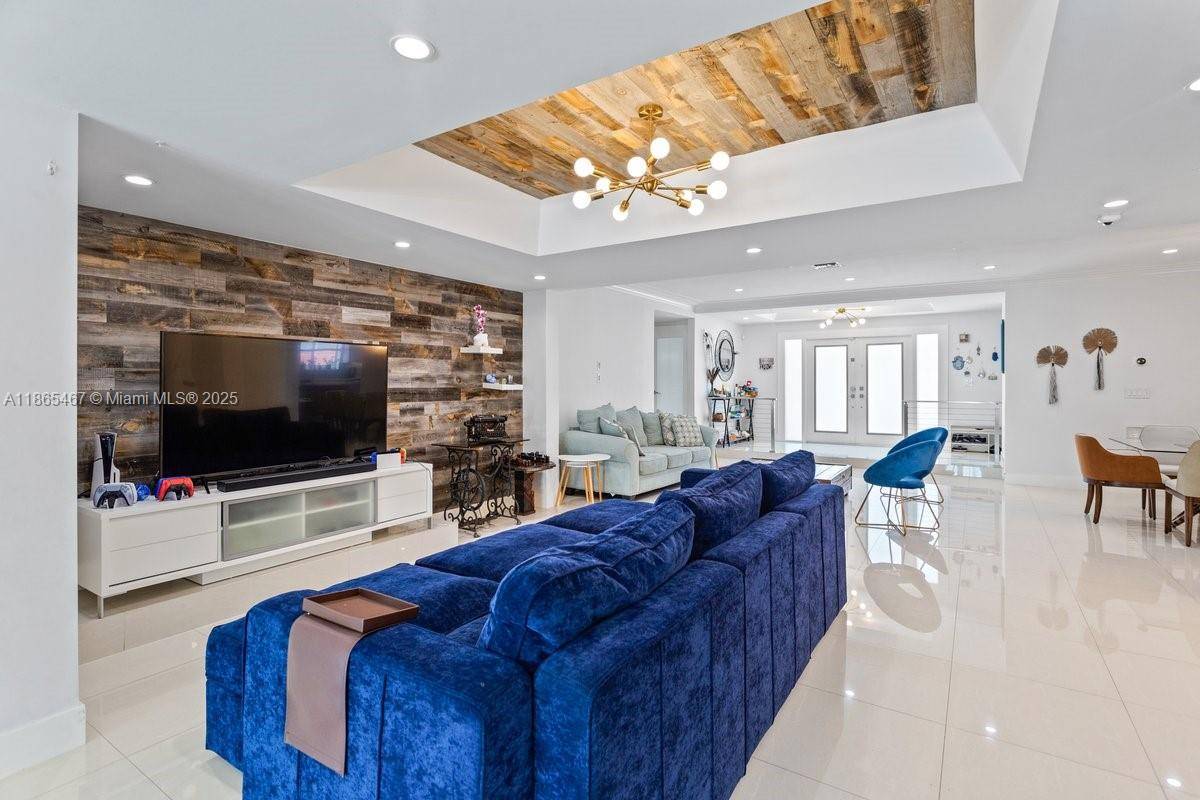 Miami, FL 33133,95 W Shore Dr W