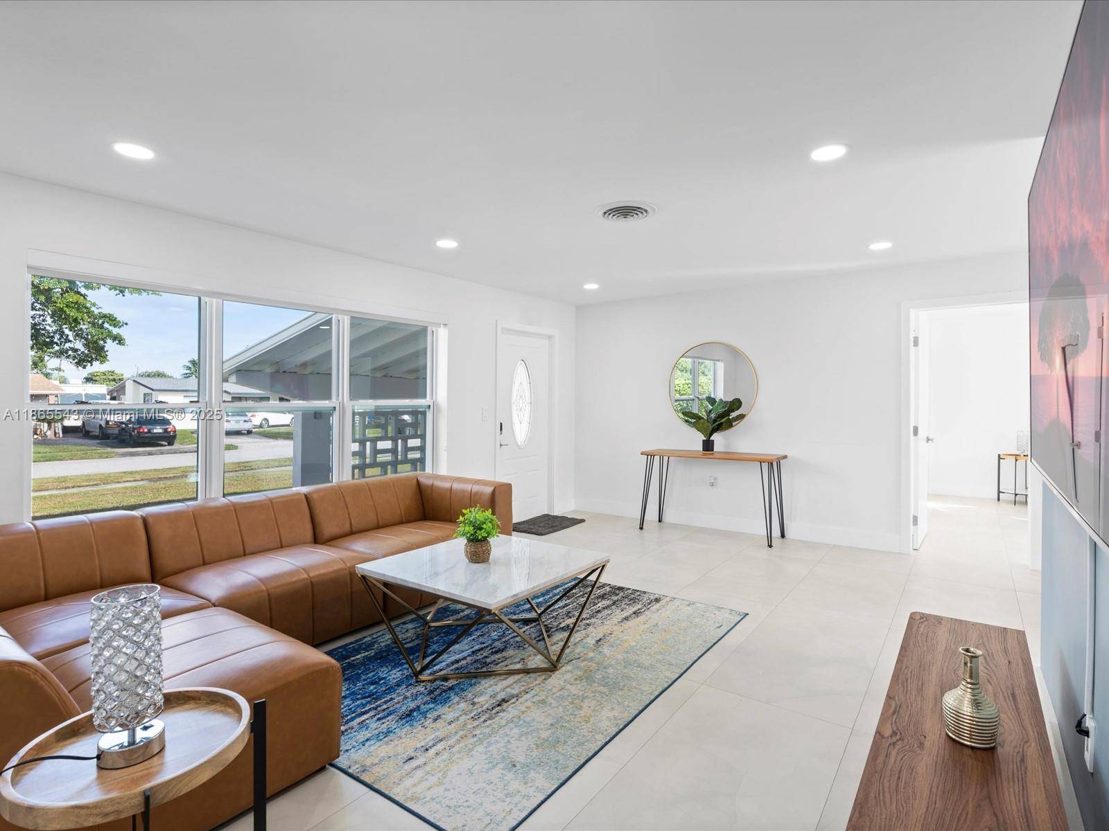 Hollywood, FL 33024,6340 Coolidge St