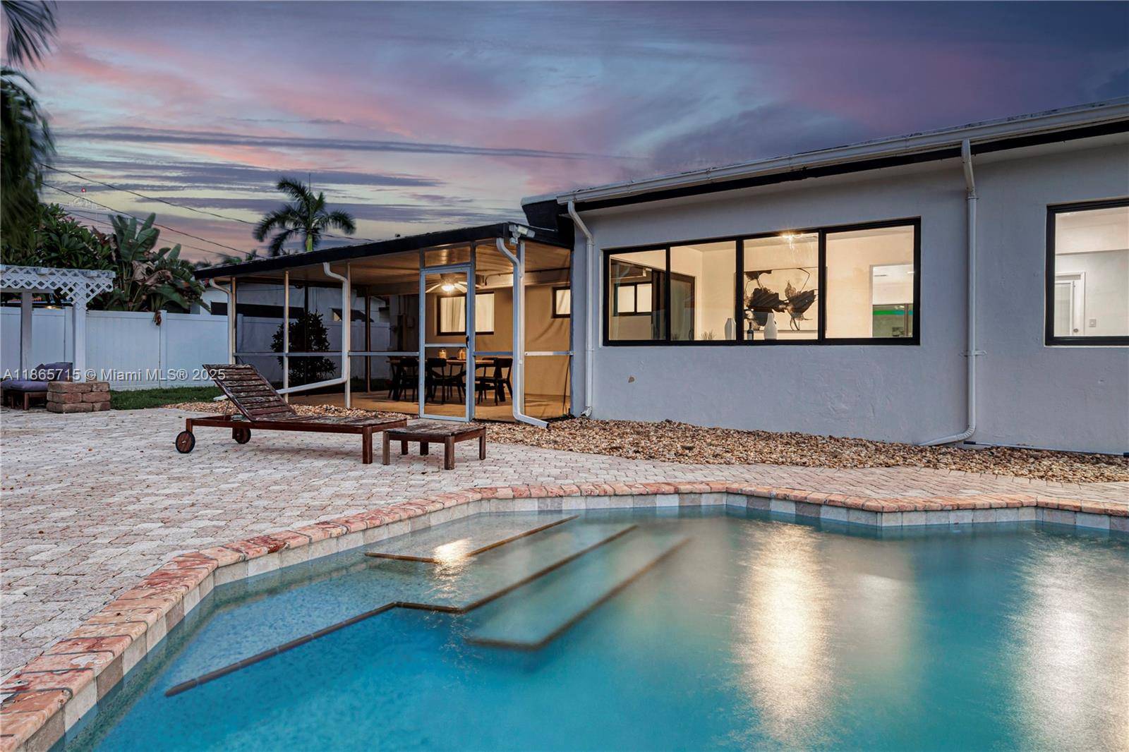 Lauderdale By The Sea, FL 33062,1985 Windward Dr