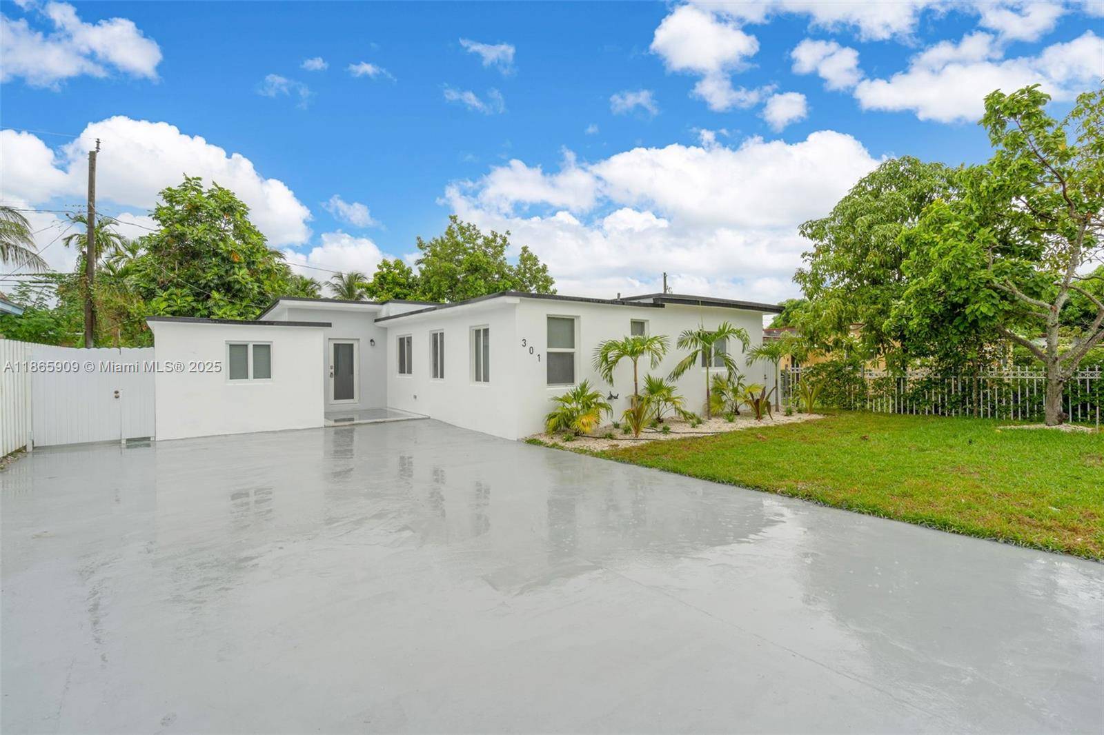 FL 33168,301 NW 108th St