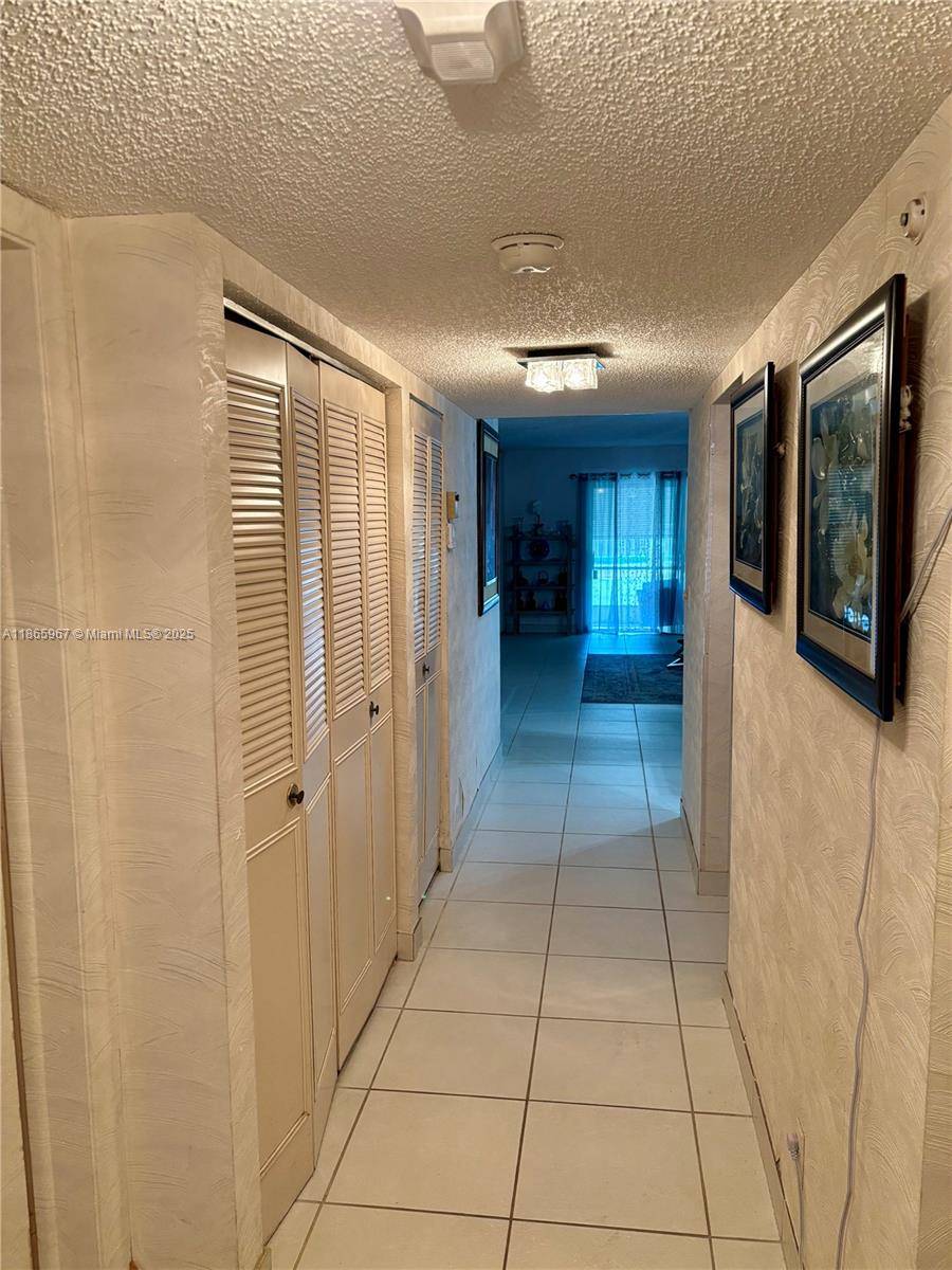 FL 33319,3571 Inverrary Dr #101