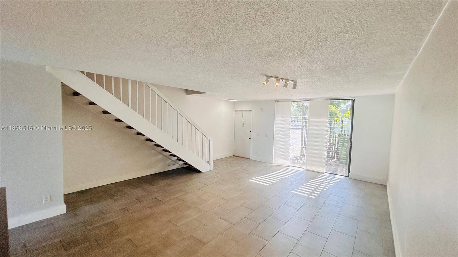 Pembroke Pines, FL 33026,1666 NW 113th Way #1666