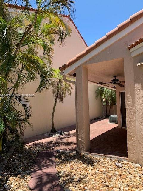 Weston, FL 33326,1334 Seagrape Cir