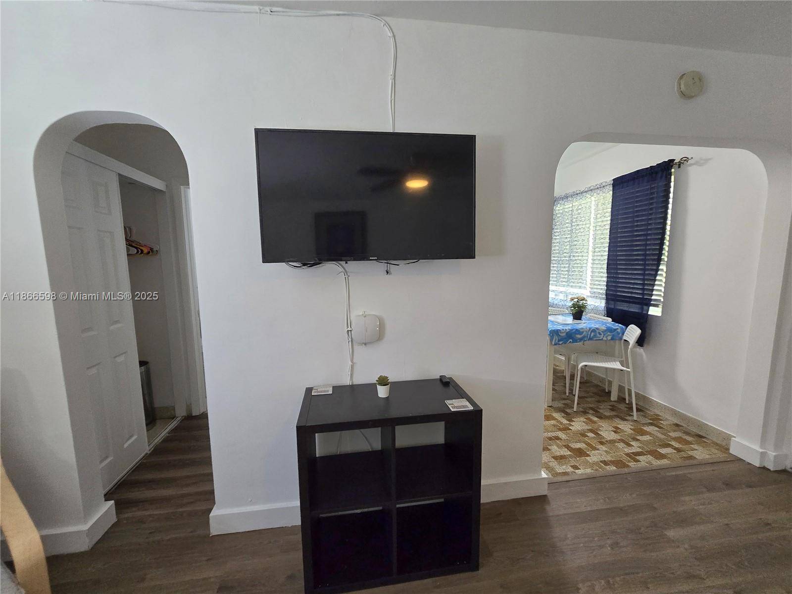 Hollywood, FL 33020,2305 Monroe St #12
