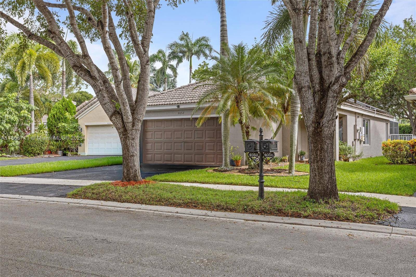 Weston, FL 33331,4052 Pine Ridge Ln