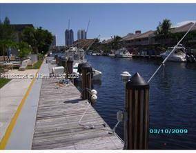 North Miami Beach, FL 33160,3551 NE 169th St #112