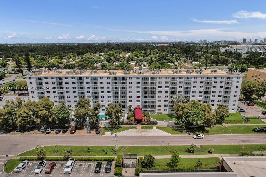 Miami, FL 33161,1251 NE 108th St #411