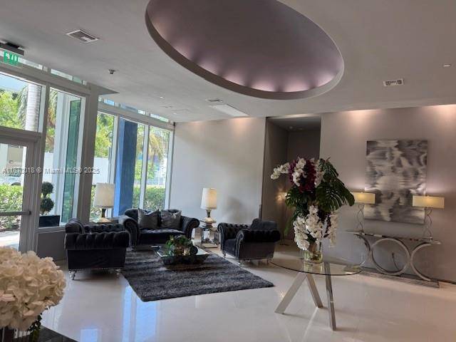 Miami, FL 33132,275 NE 18th St #1610