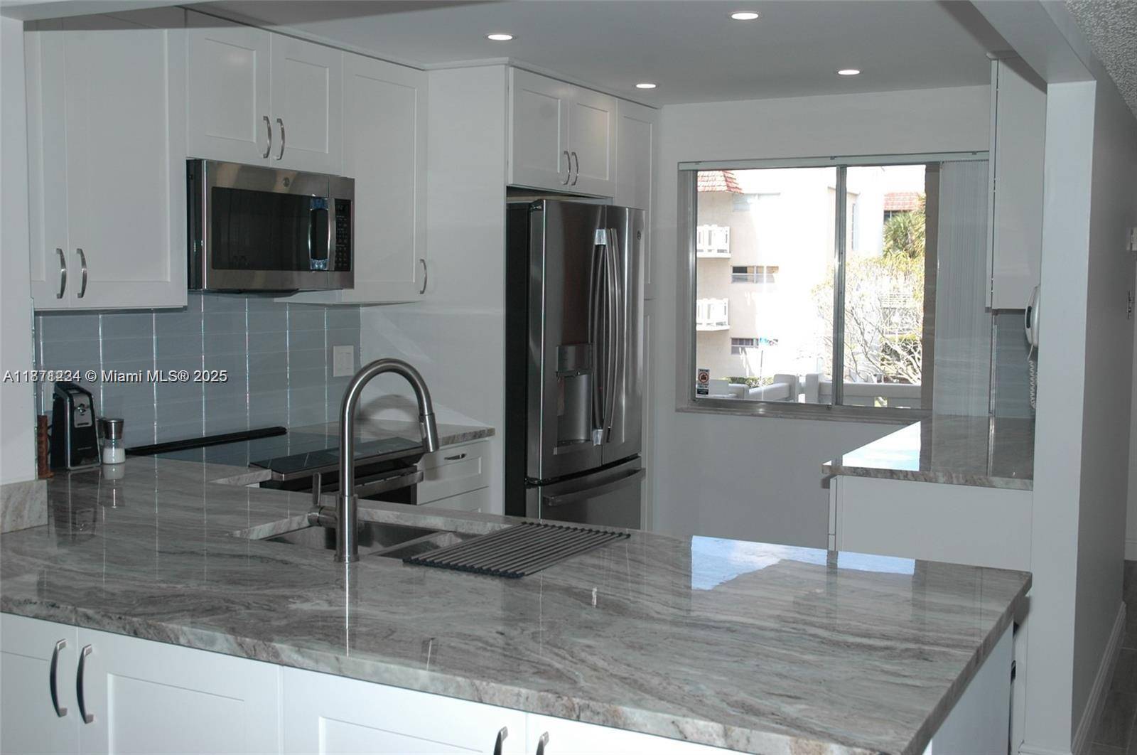 Lauderhill, FL 33319,3571 Inverrary Dr #201