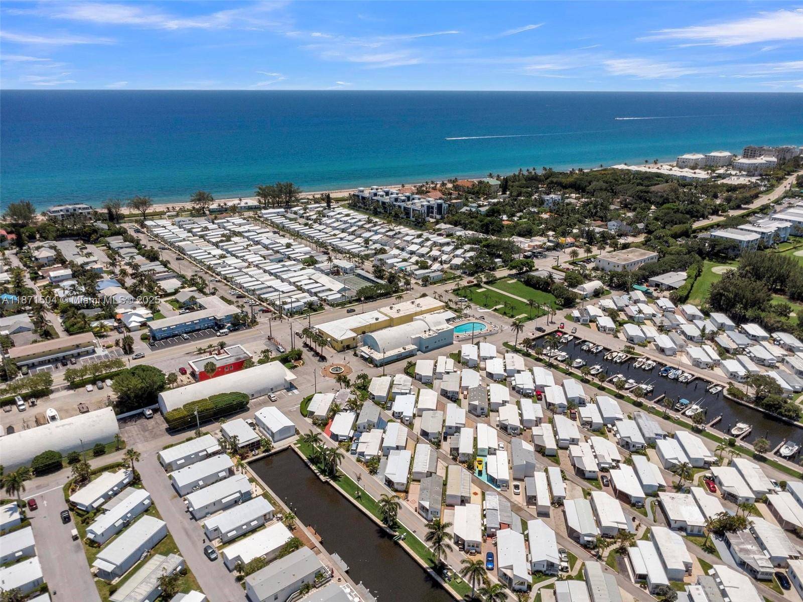 Briny Breezes, FL 33435,204 Flamingo Dr