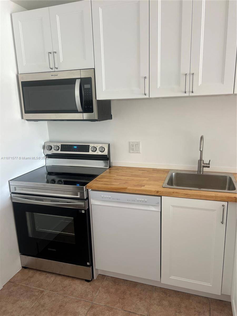 North Bay Village, FL 33141,1455 N Treasure Dr #5B