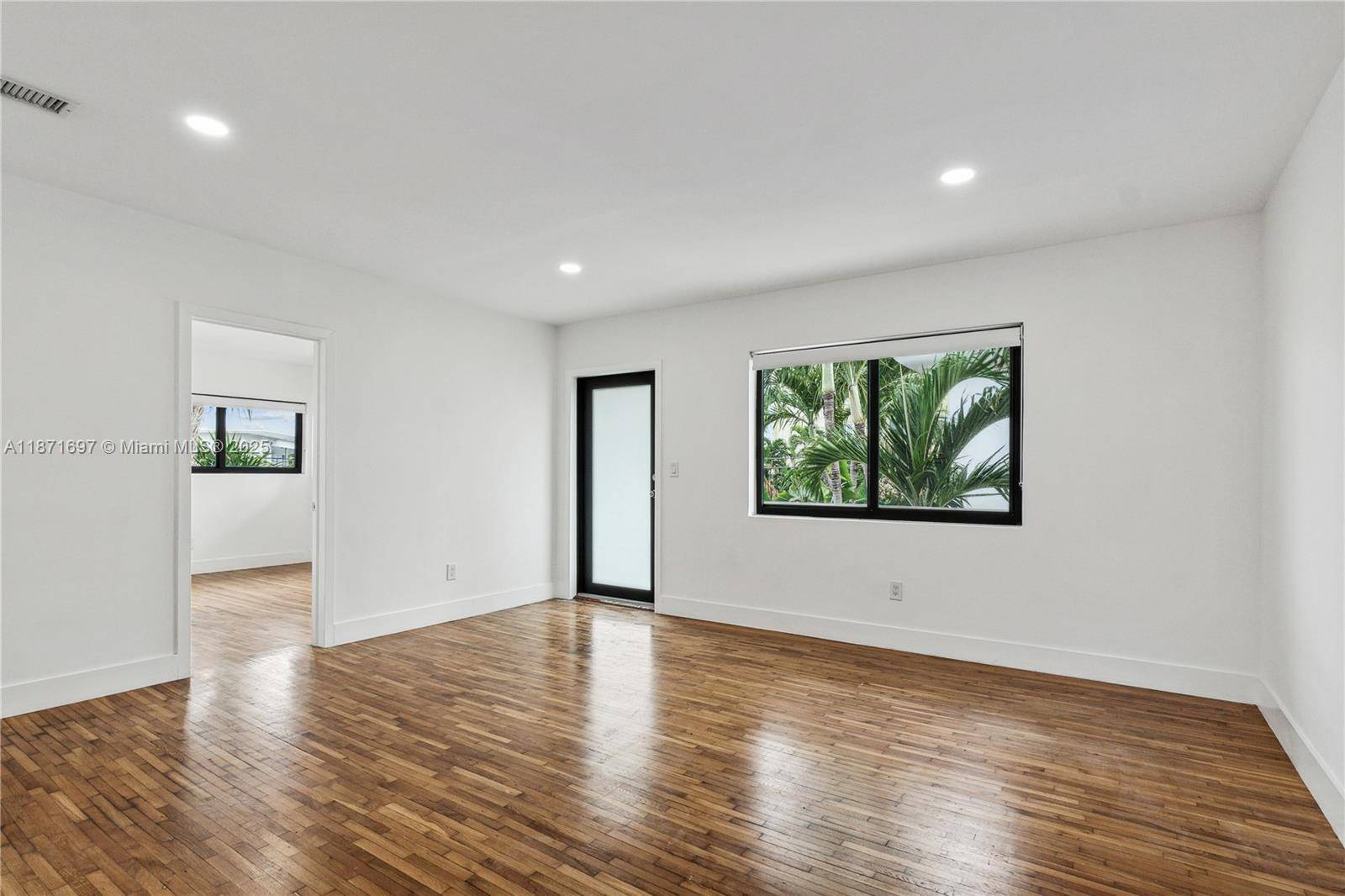 Miami Beach, FL 33141,8020 Crespi Blvd #4