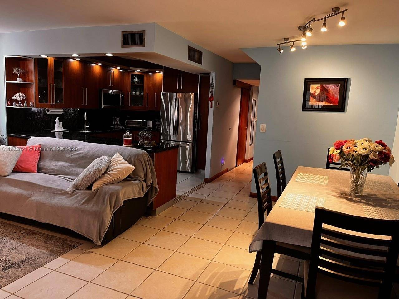 Aventura, FL 33180,20200 W Country Club Dr #120