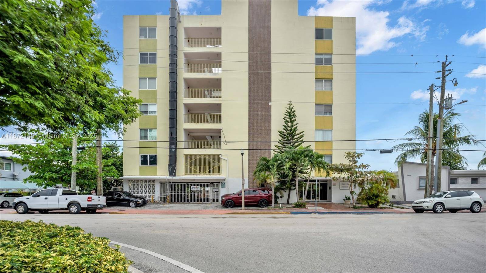Miami Beach, FL 33141,8001 Crespi Blvd #4B