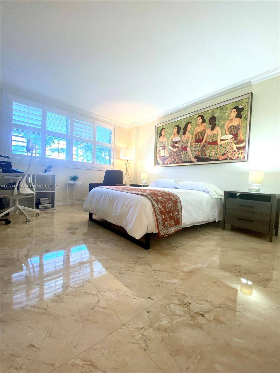 Key Biscayne, FL 33149,177 Ocean Lane Dr #212