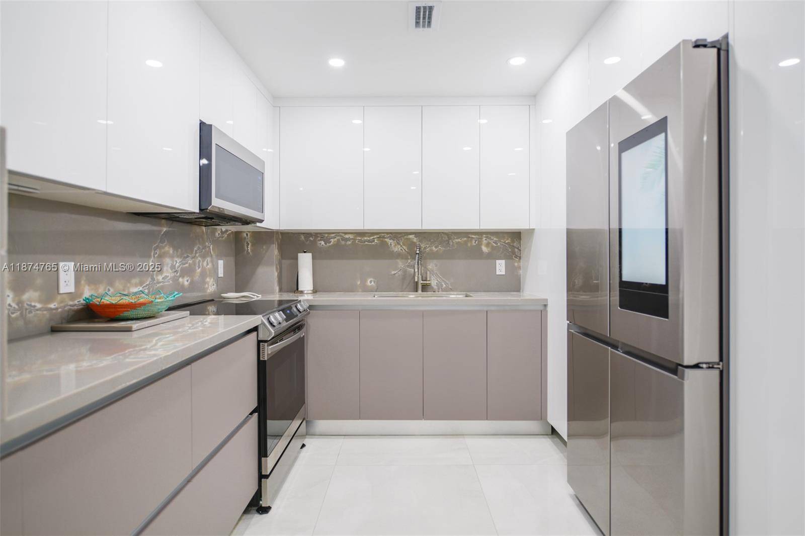 Hallandale Beach, FL 33009,1950 S Ocean Dr #MH