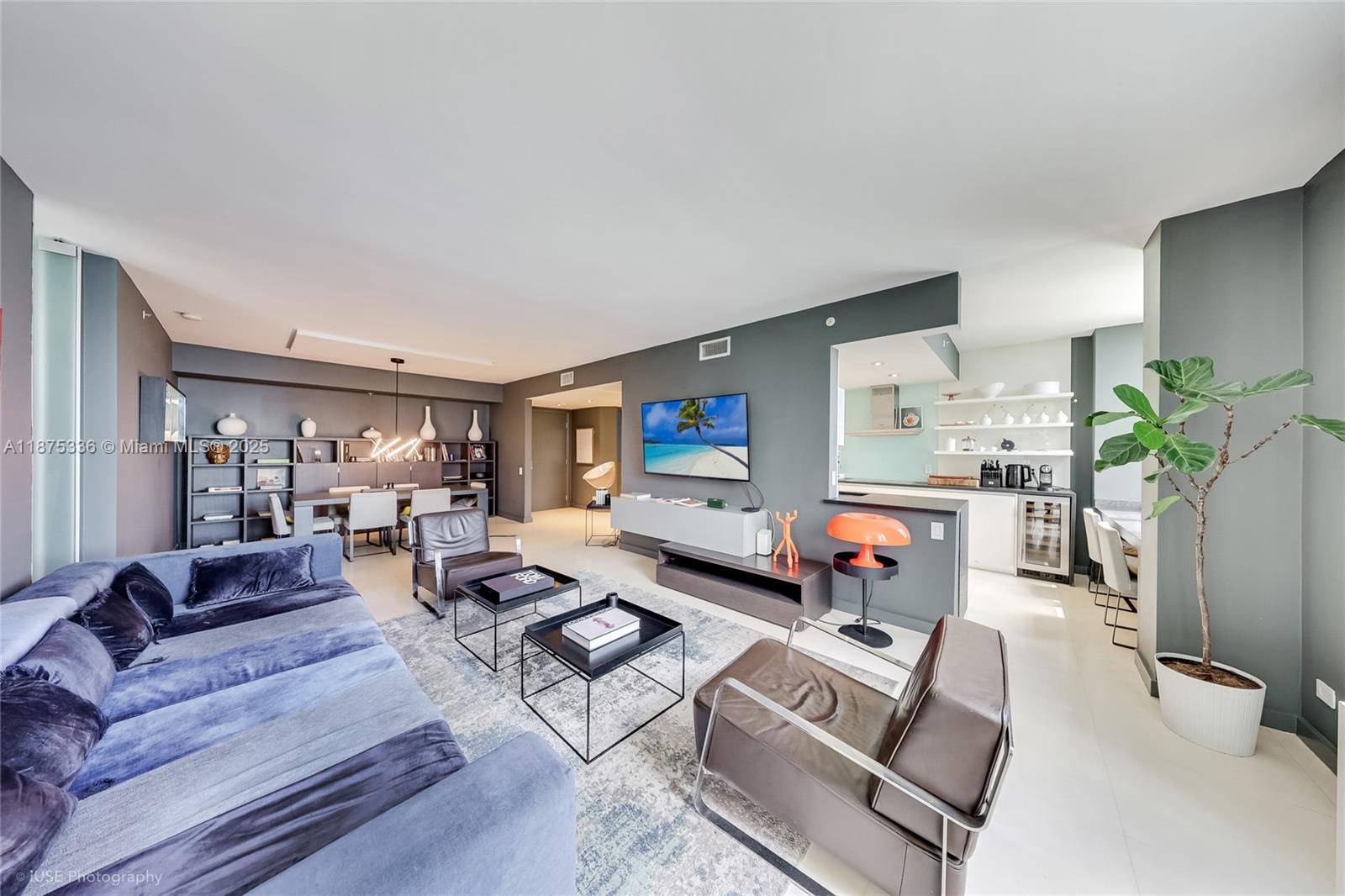 Miami, FL 33131,701 Brickell Key Blvd #503