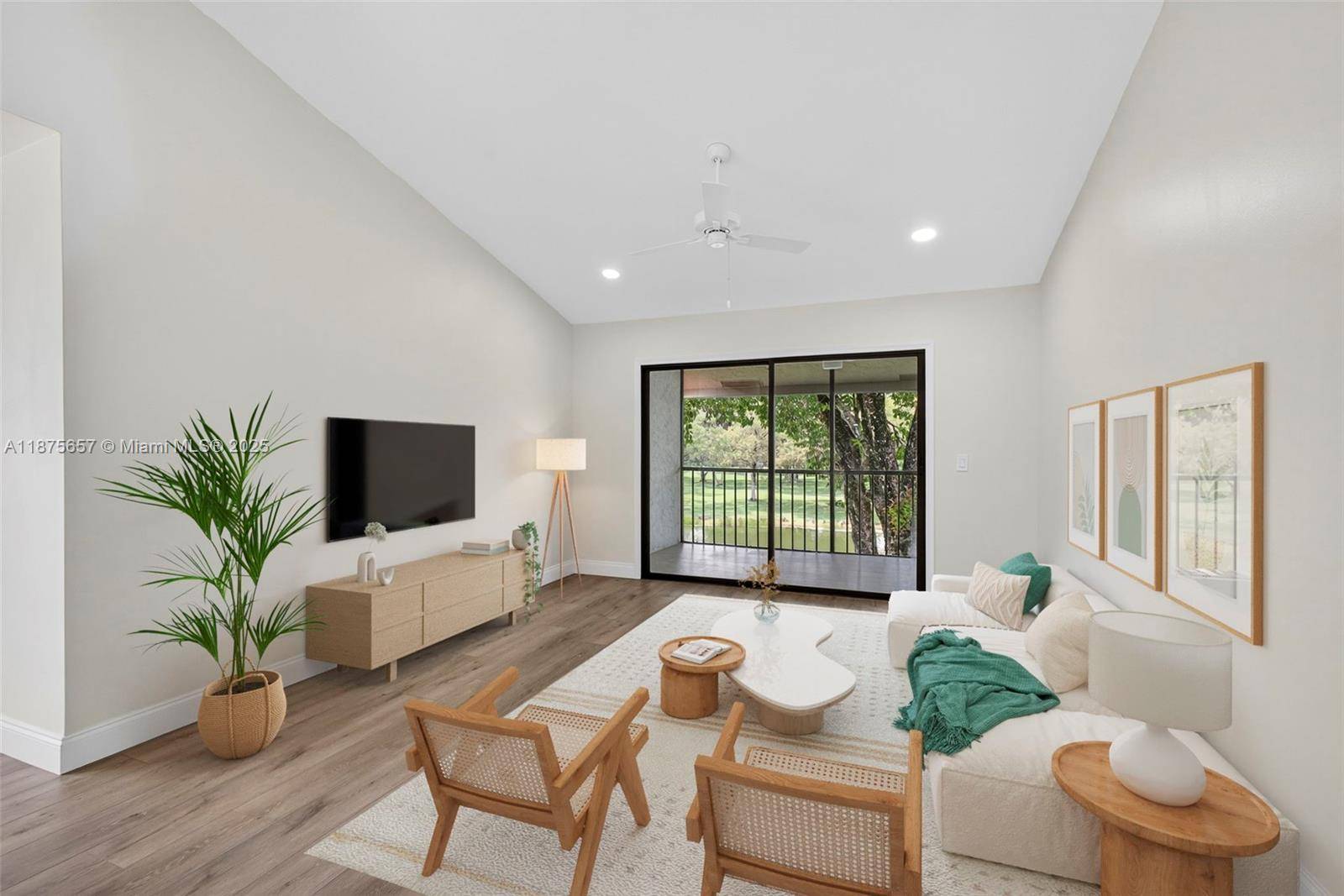 Palm Beach Gardens, FL 33418,19 W Lexington Ln W #E