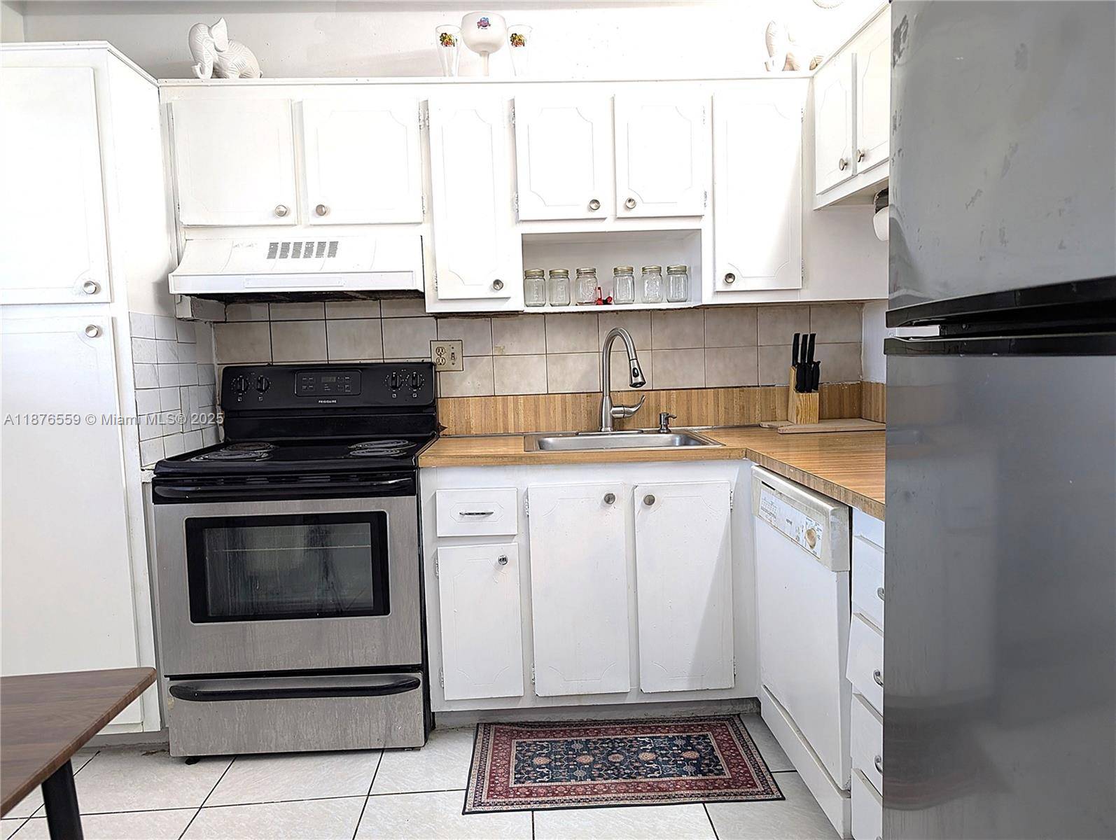 Sunrise, FL 33313,5935 Del Lago Cir #307