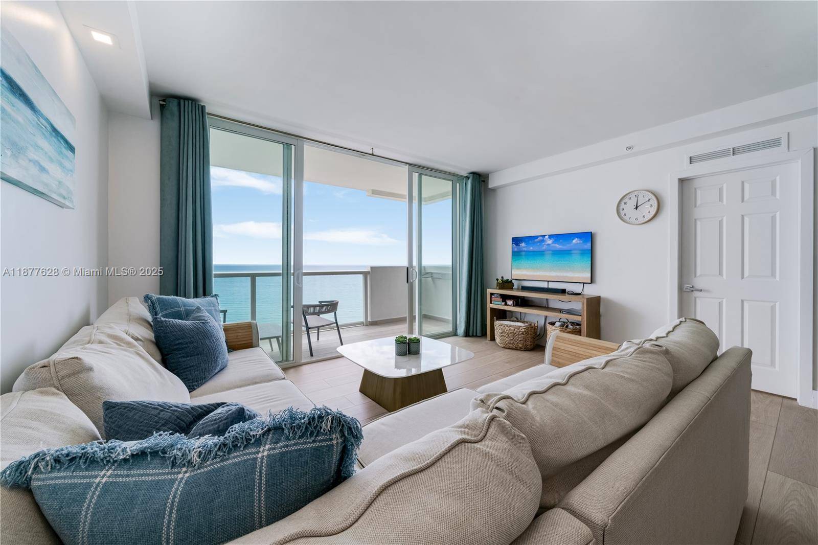 Miami Beach, FL 33140,5601 Collins Ave #1011