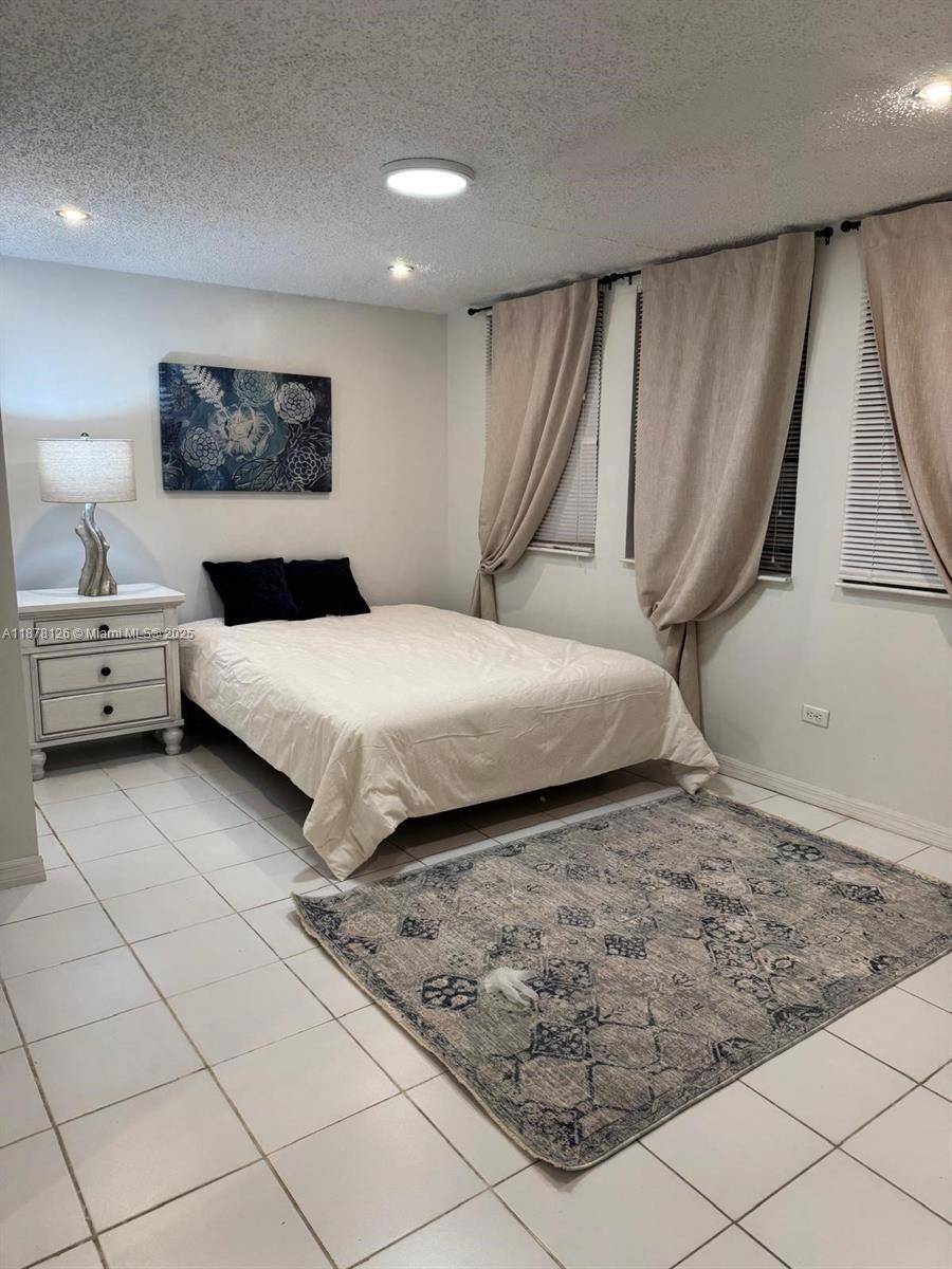 Miami, FL 33173,89xx SW 83rd St #1