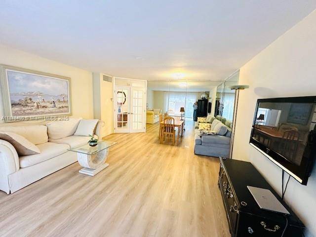 Hallandale Beach, FL 33009,500 NE 14th Ave #204