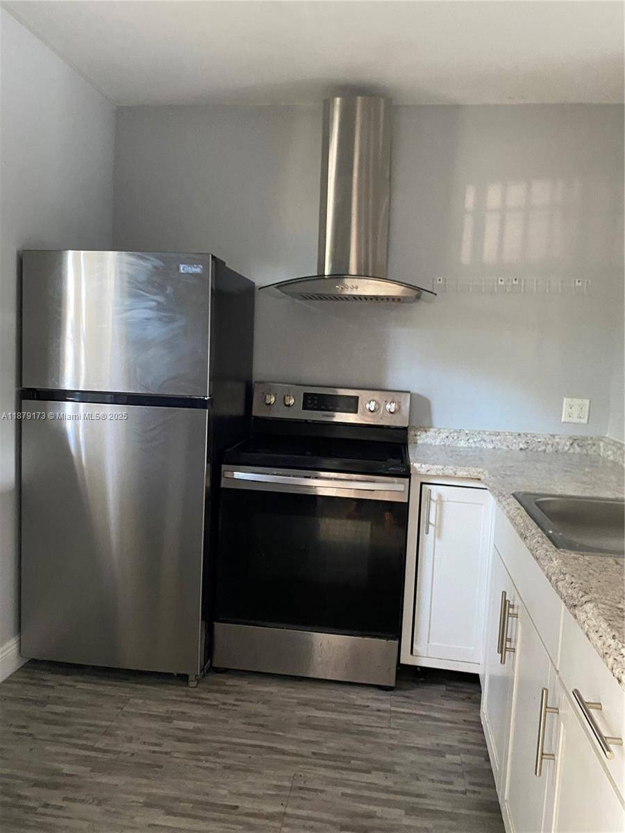 Lauderdale Lakes, FL 33319,5102 NW 36th St #406