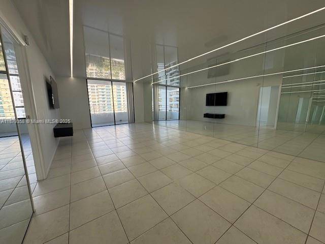 Hallandale Beach, FL 33009,600 Three Islands Blvd #1113