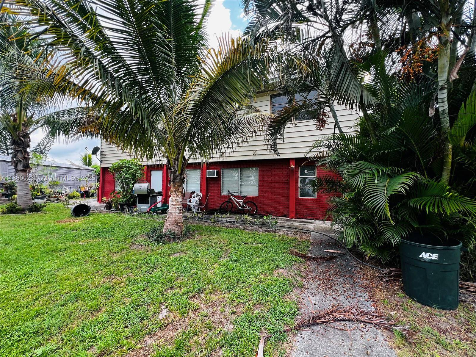 Stuart, FL 34997,2655 SE Carroll St #8