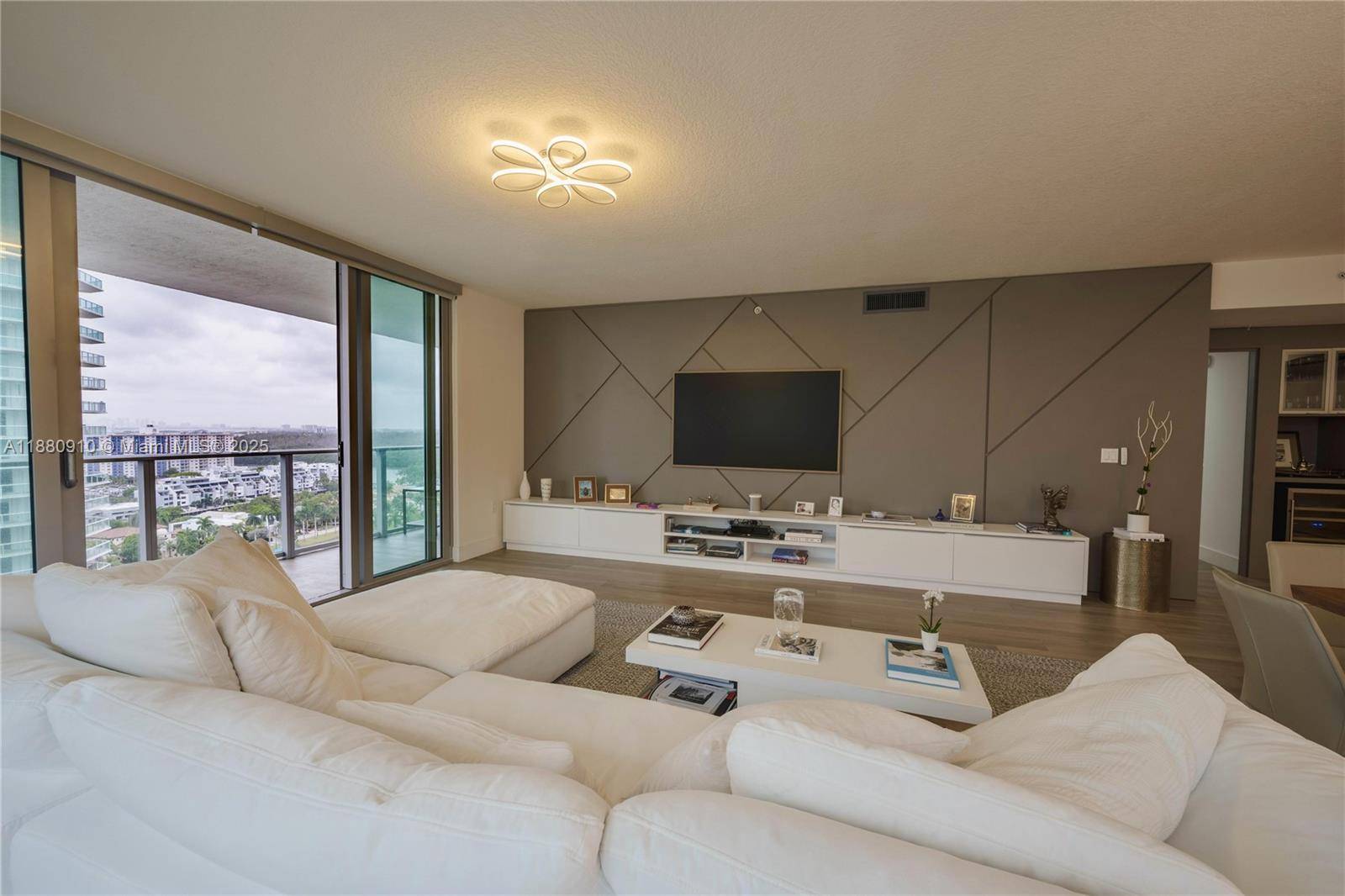 Sunny Isles Beach, FL 33160,300 Sunny Isles Blvd #4-1802