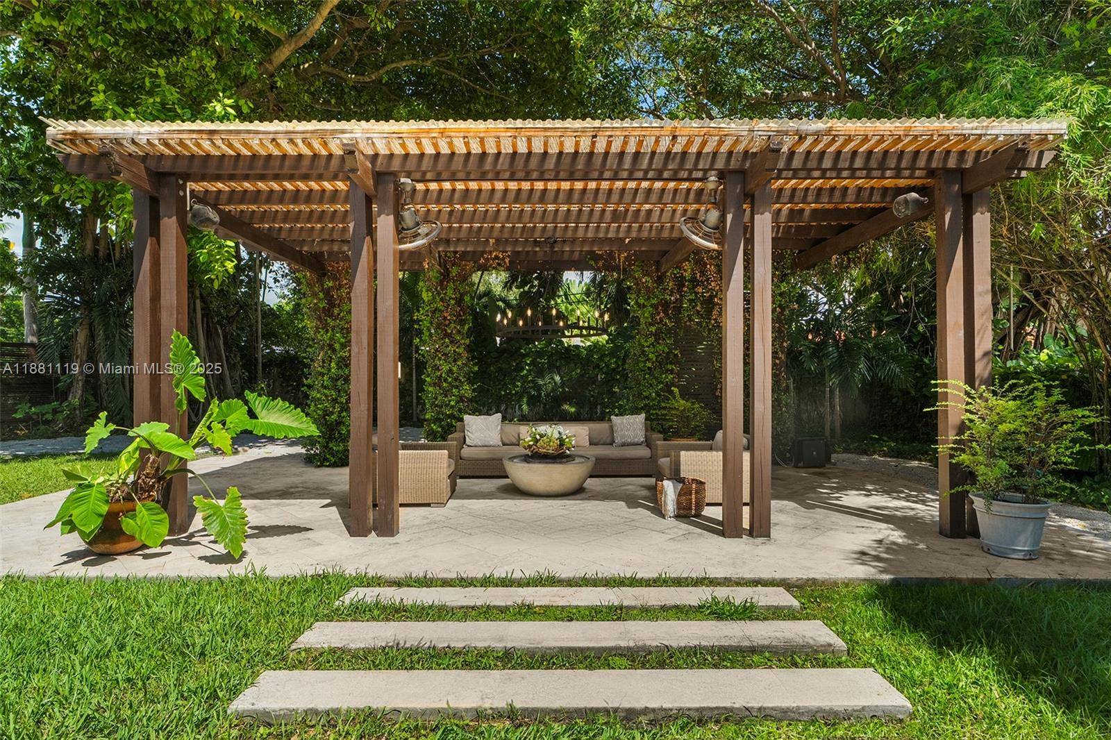 Miami, FL 33137,575 Bay Point Rd