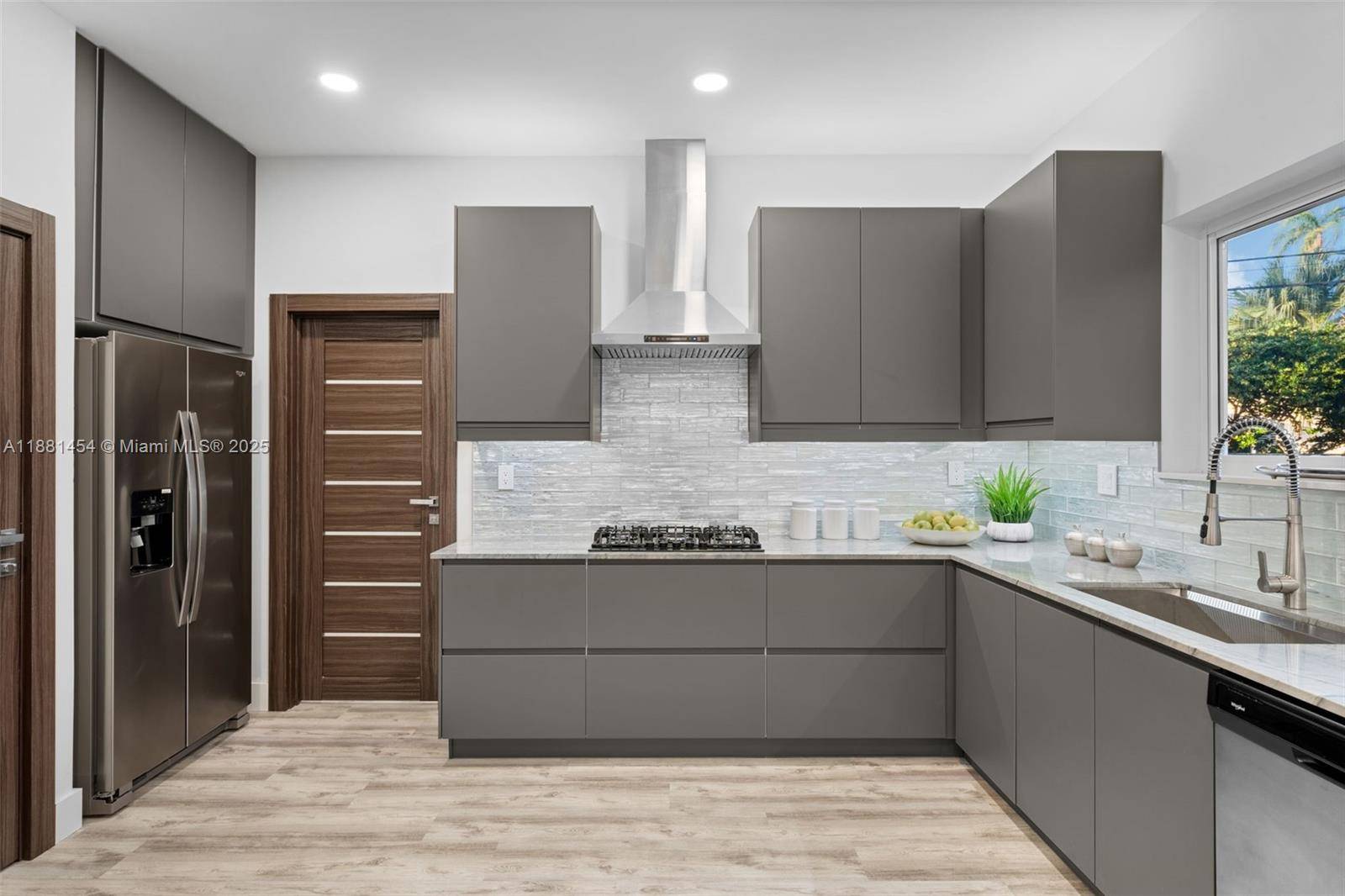 Hollywood, FL 33019,1155 Tyler St