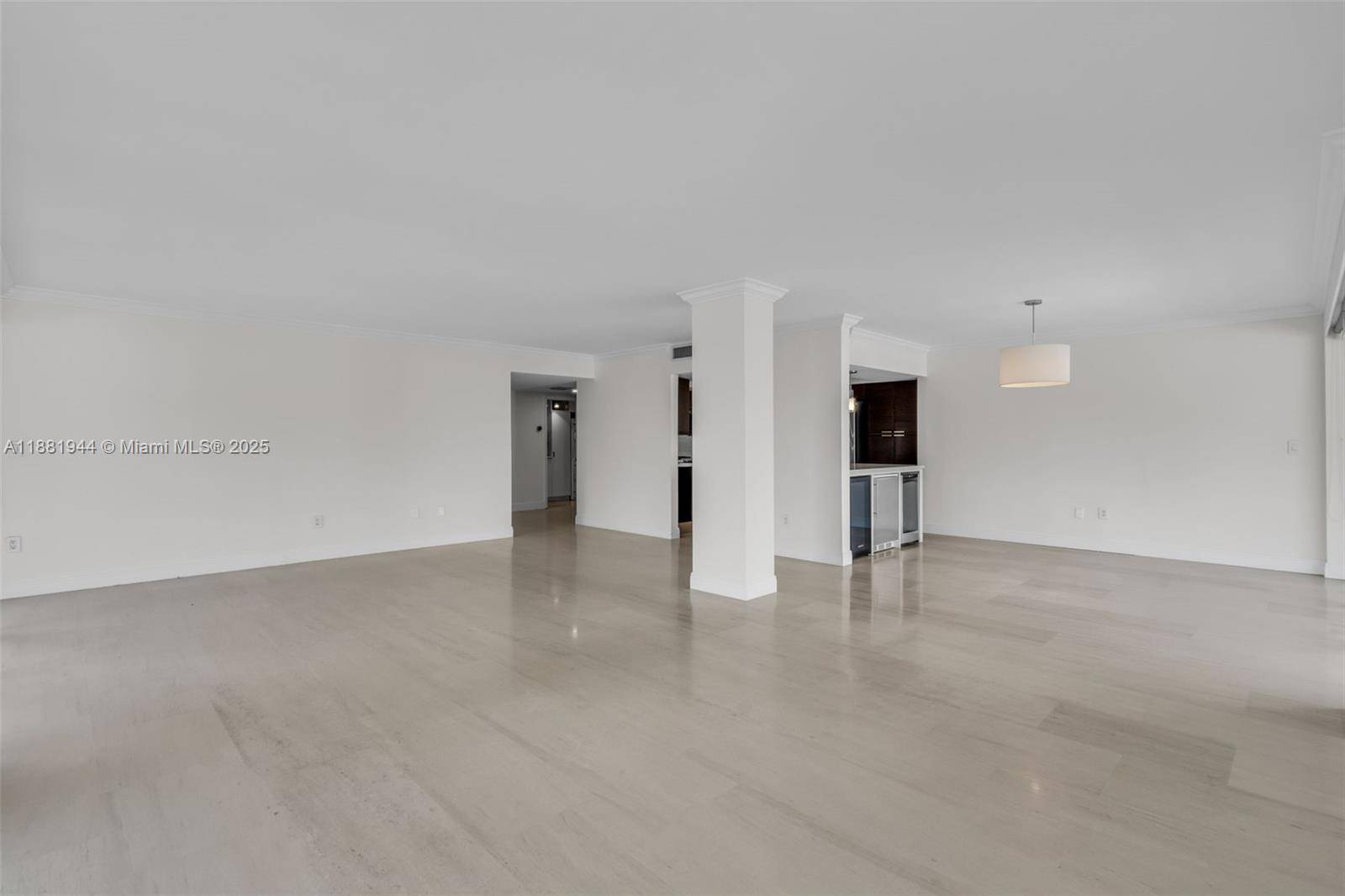 Key Biscayne, FL 33149,155 Ocean Lane Dr #300