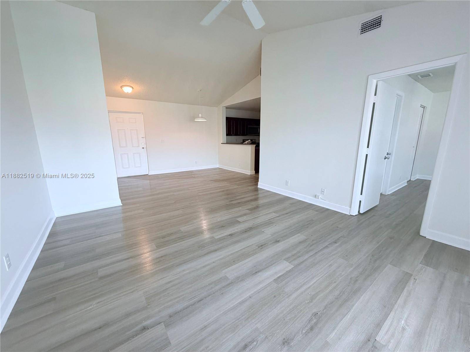 Coral Springs, FL 33067,5761 Riverside Dr #303B4