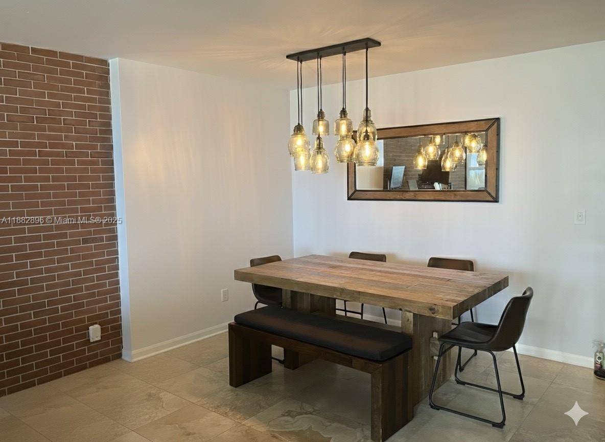 Miami Beach, FL 33140,5700 Collins Ave #3M