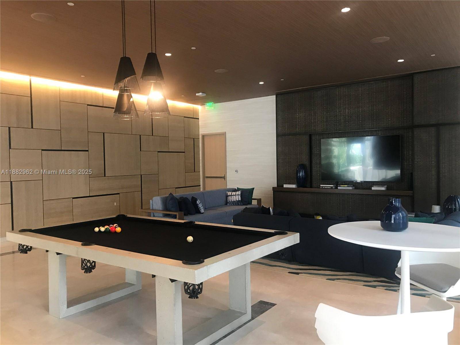 Miami, FL 33130,45 SW 9th St #2405