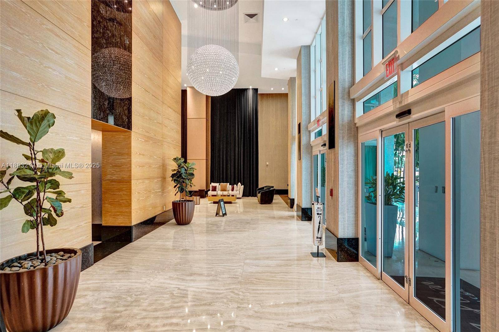 Miami, FL 33131,950 Brickell Bay Dr #1704