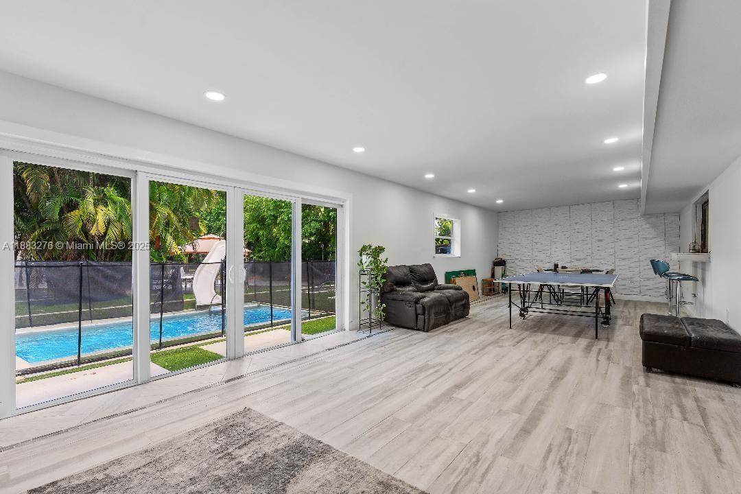Davie, FL 33325,14401 SW 23rd St