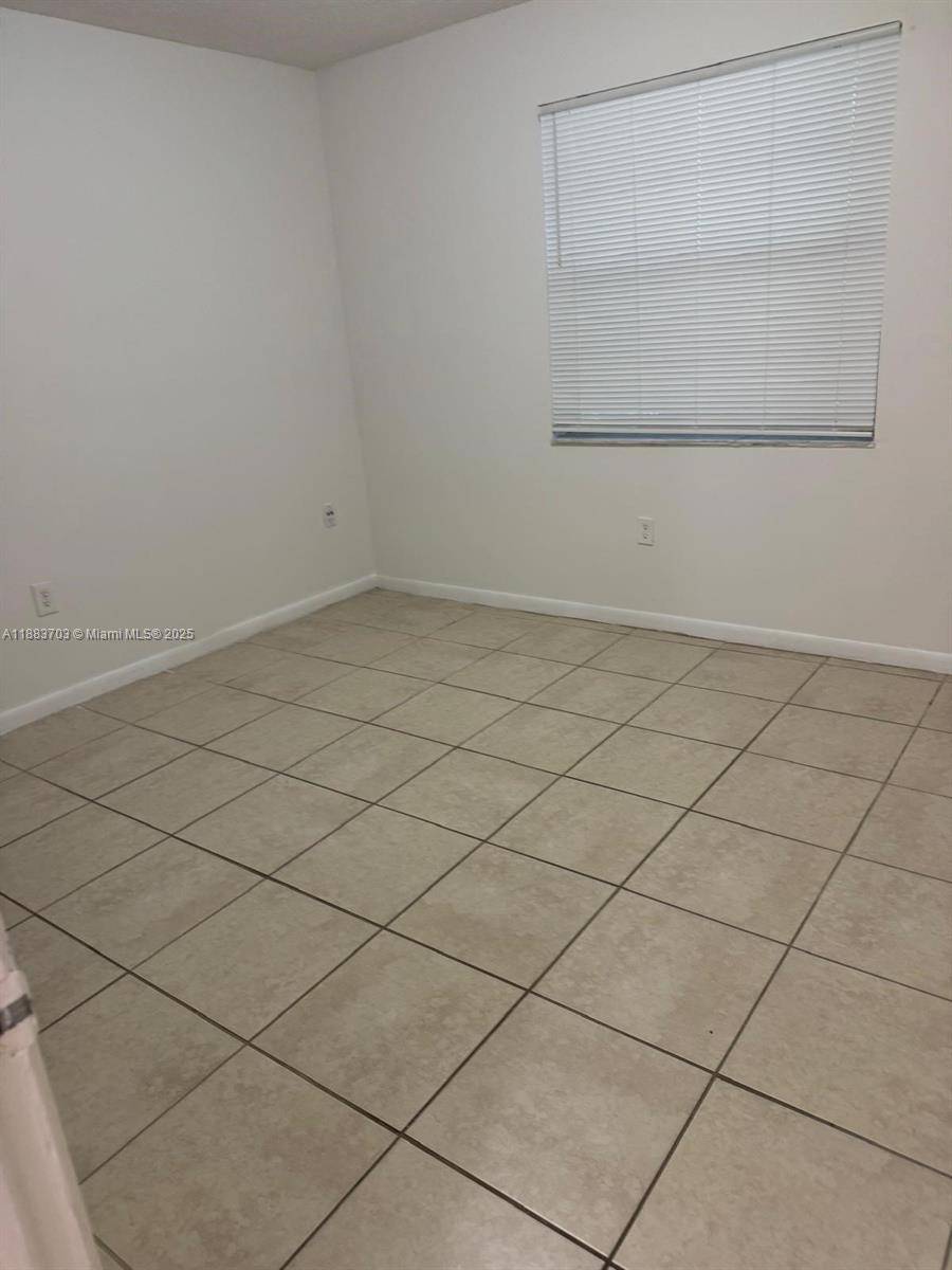 Hollywood, FL 33020,2401 Van Buren St #Apt 23