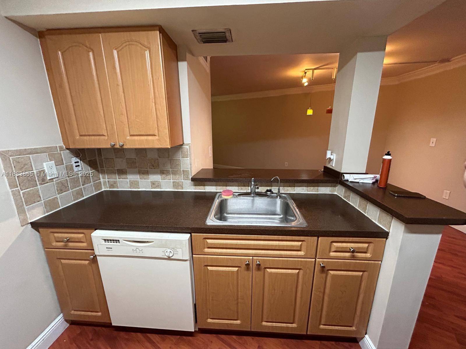 Hialeah, FL 33015,7165 NW 186th St #A204