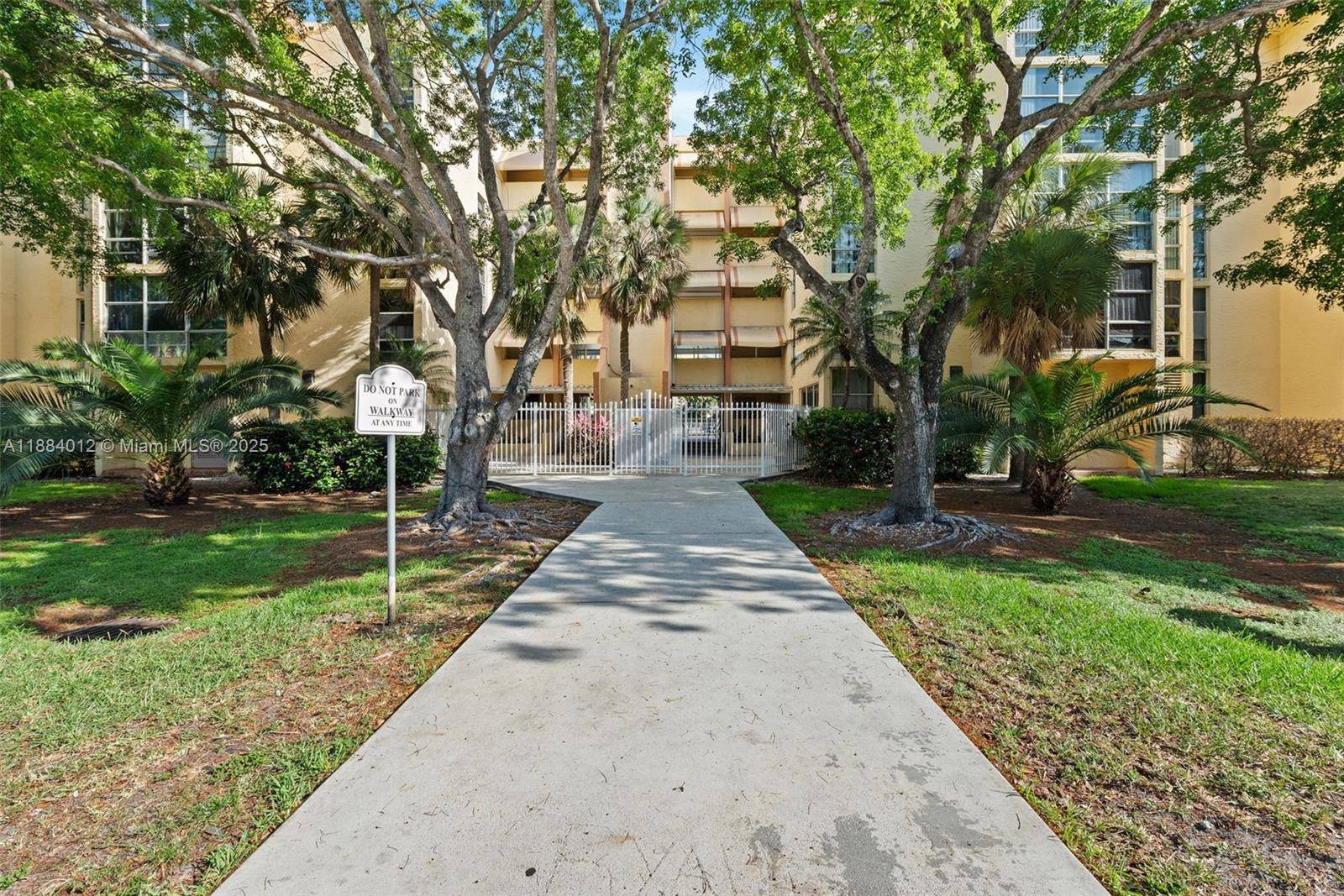 Sunny Isles Beach, FL 33160,200 172nd St #108