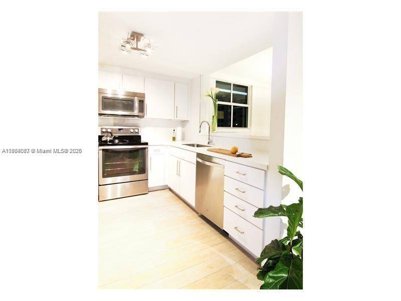 Miami, FL 33130,1250 S Miami Ave #901